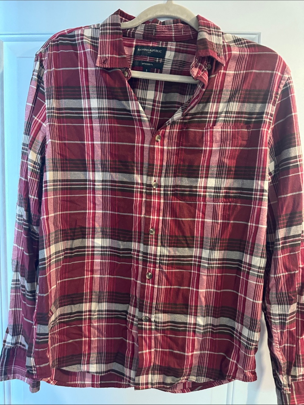 Banana Republic Red and White Plaid Long-Sleeve Button-Down Shirt